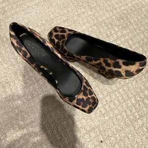 Katy Perry leopard or cheetah platform, chunky heels size 6 1/2